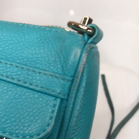 REBECCA MINKOFF coral green Crossbody. Heavy gold chain with studs. - Picture 10 of 15